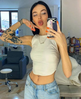 Аня
